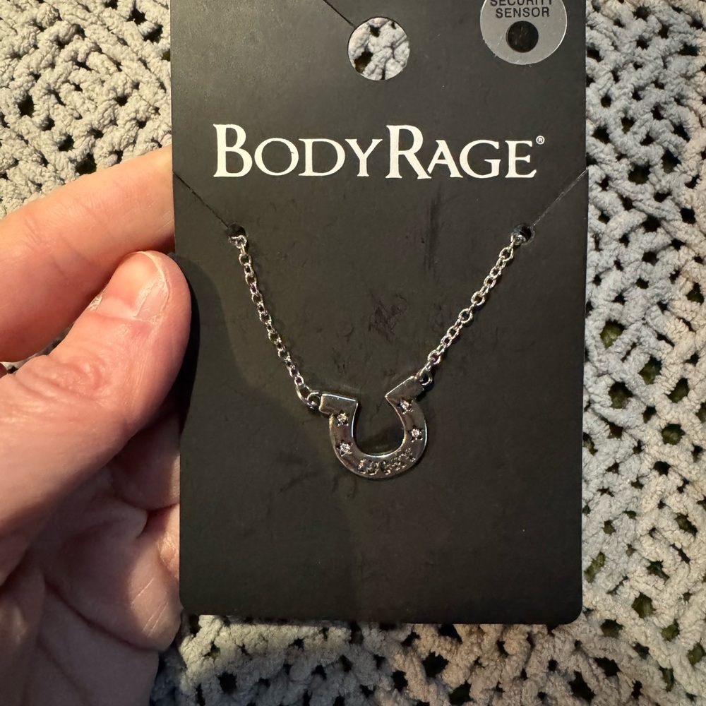 🌟 3/$20 Eligible - NWT Silver Tone Lucky Horseshoe Pendant Necklace